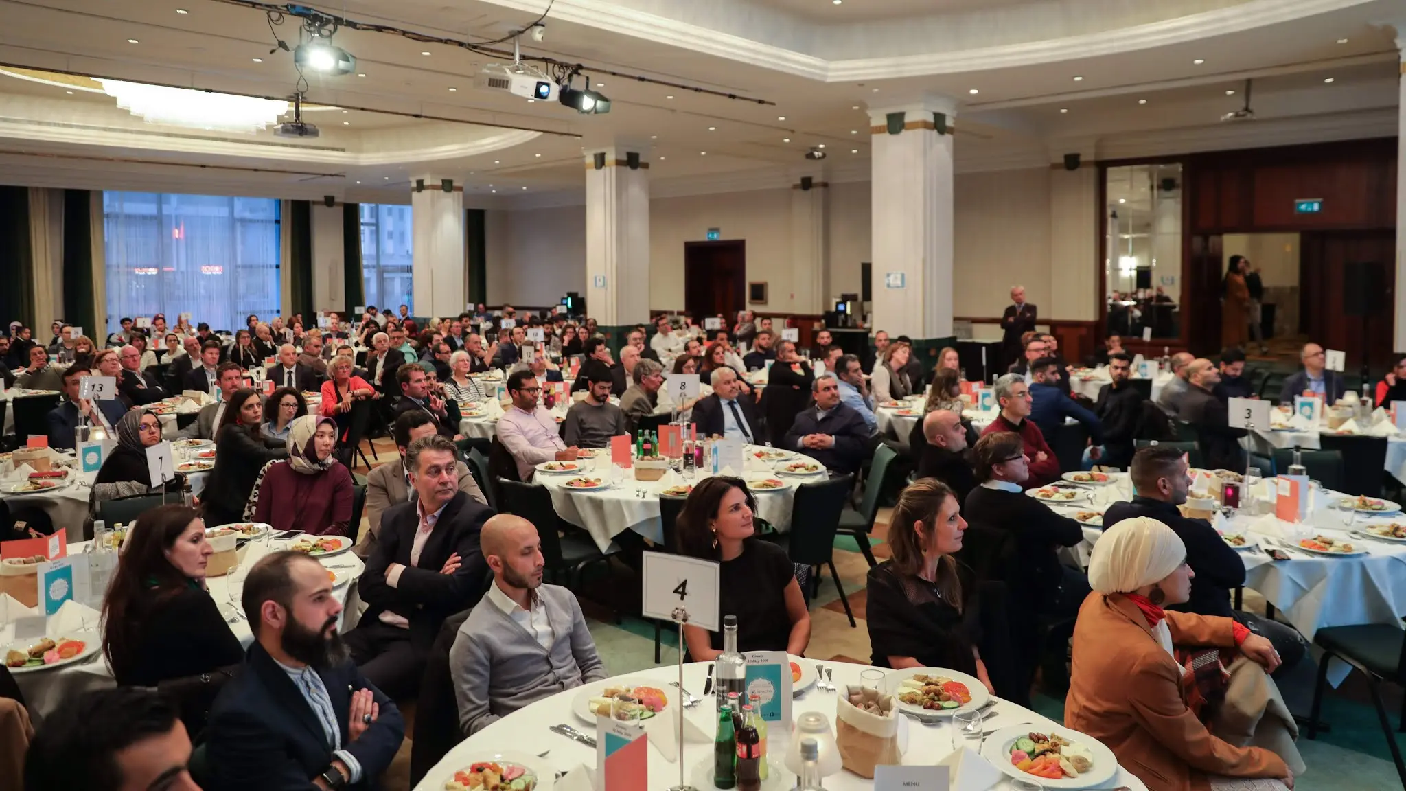 news-gezelligheid-en-samenhorigheid-troef-op-13