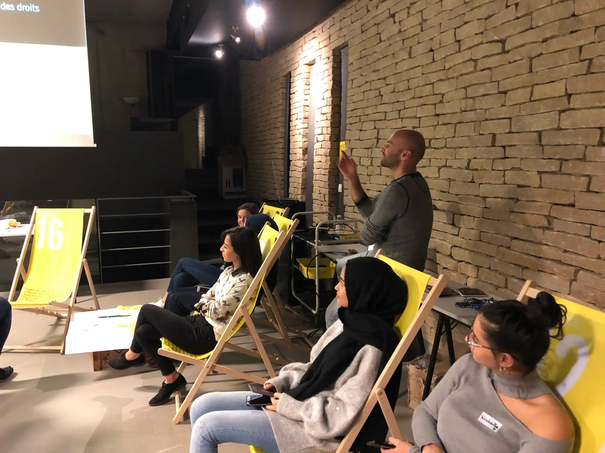 news-speak-right-now-ook-brussel-zet-zich-in-11